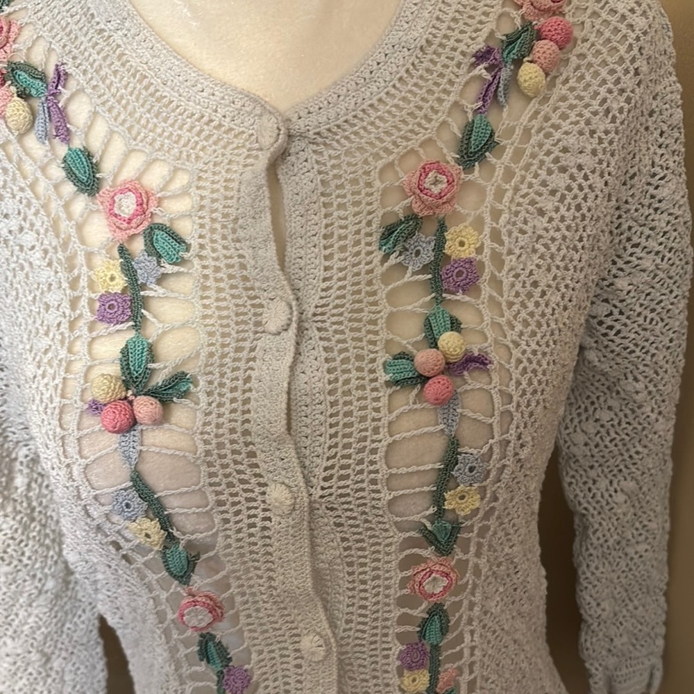 Gray and Pink Cardigan with Floral Embroidery - Picture 3 of 6